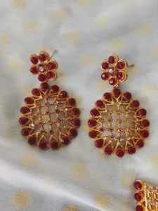 Gold Tone Necklace and Earring Set