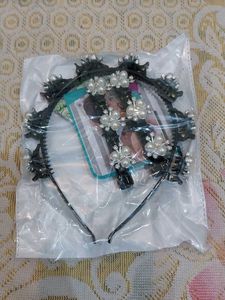 Pearl Embellished Hairband