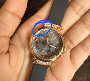 Elegant Women's Watch with Crystal Accents