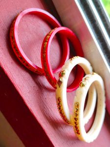 Traditional Shakha Pola Bangles
