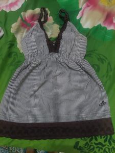 Carrera Bella Brand Top