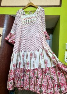 Beautiful white & Pink Floral Print Kurta