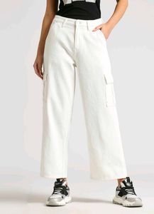White Wide-Leg Cargo Pants