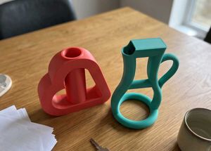Weird modern art find! 2-piece sculptural vase