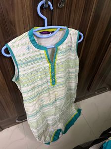 new shrishti white summer kurti