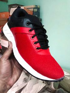 NEW NO USED SPORTS SHOE FOR MEN.