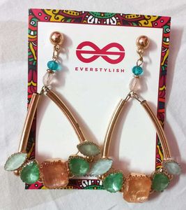 Chic Gold &amp; Gemstone Drop Earrings