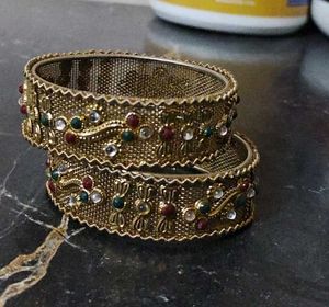 Elegant Multicolor Traditional Bangles Set