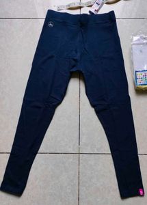 Ankle length Leggings.