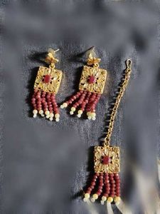 Elegant Gold Tone Maang Tikka &amp; Earring Set