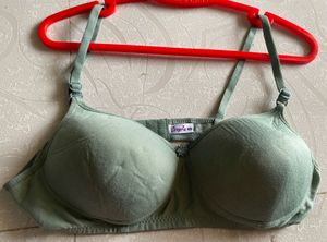 New Bra Size 40B - Fits Tightly for a Snug Fit