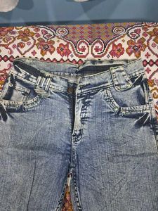Stylish Blue Wash Jeans