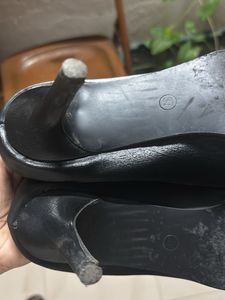 Chic Black Pointed-Toe Heels