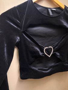 H&amp;M solid cut out velour top
