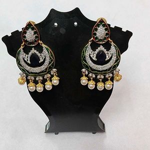 Elegant Ethnic Green &amp; Gold Earrings