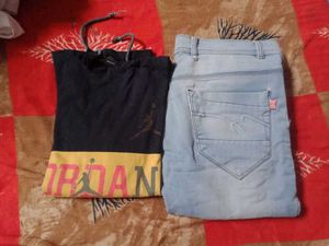 Light Blue Jeans with t-shirt