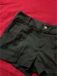 Chic Black Women's Shorts