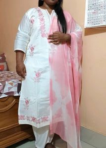 Elegant White &amp; Pink Kurta Set