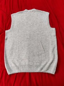 Silver Gray Knit Vest - Stylish &amp; Versatile