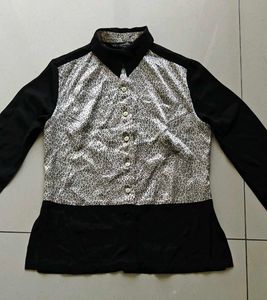 Chic Leopard Print Button-Up Shirt