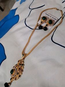 Beautiful Traditional Necklace And Earrings