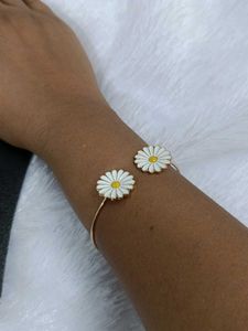 Daisy Bangle Bracelet Small size