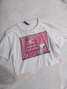 Snoopy Graphic Cropped T-Shirt