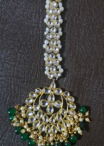 Elegant Maang Tikka