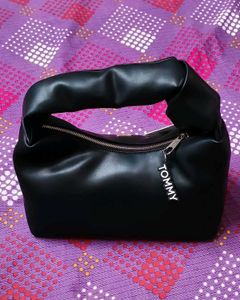 Tommy Jeans TJW City Girl Shoulder Bag