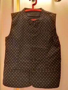 U.C.Benetton Boys Vest Coat Size 8-10yrs