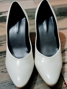 Beautiful Heels👠 Size issue So I Want to Sell