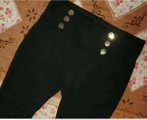 💯 Z black super stretchable jegging , its totally new never worn . Only single flaw is that it is short in lenght . So that's why i couldn't wear .