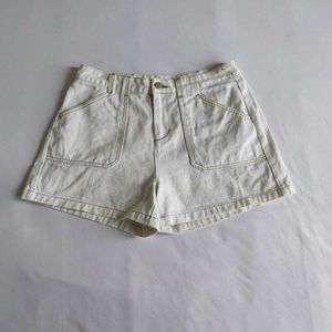Cream Denim Shorts🩰✨️