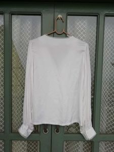 Chic White V-Neck Top