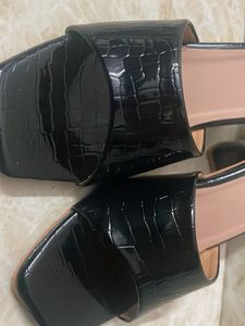 Stylish Black Block Heel Sandals