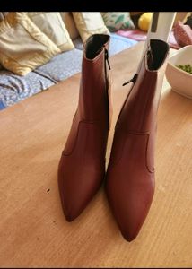 Dressberry Maroon Kitten Heel Boots