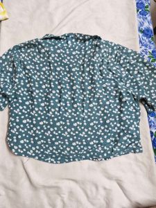 Cute Floral Print Cropped Shirt