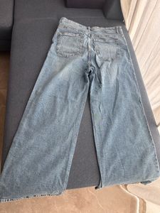 Distressed Wide Leg Jeans