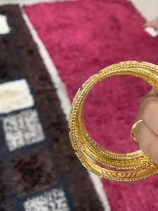 Set of 4 Elegant Gold Bangles