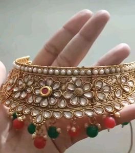 Exquisite Kundan &amp; Pearl Choker Necklace Set