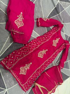 Embroidered Pink Kurta Set with dupatta 💕