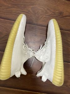 Cream Adidas Yeezy Boost 350 V2