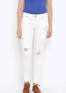 VERO MODA RIPPED JEANS