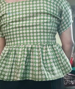 Chic Green &amp; White Peplum Top