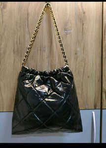 Chic Black Quilted Chain Handbag