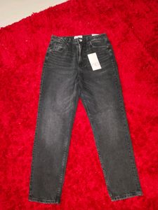 Zara High-Waisted Jeans