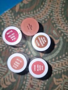 Lipsticks - Matte & Creme Nudes
