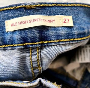 Levi's Skinny Light Wash Denim Jeans 👖