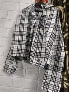 Chic Plaid Cropped Shirt