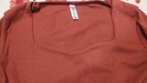 Chic Ribbed Heart Neck Top